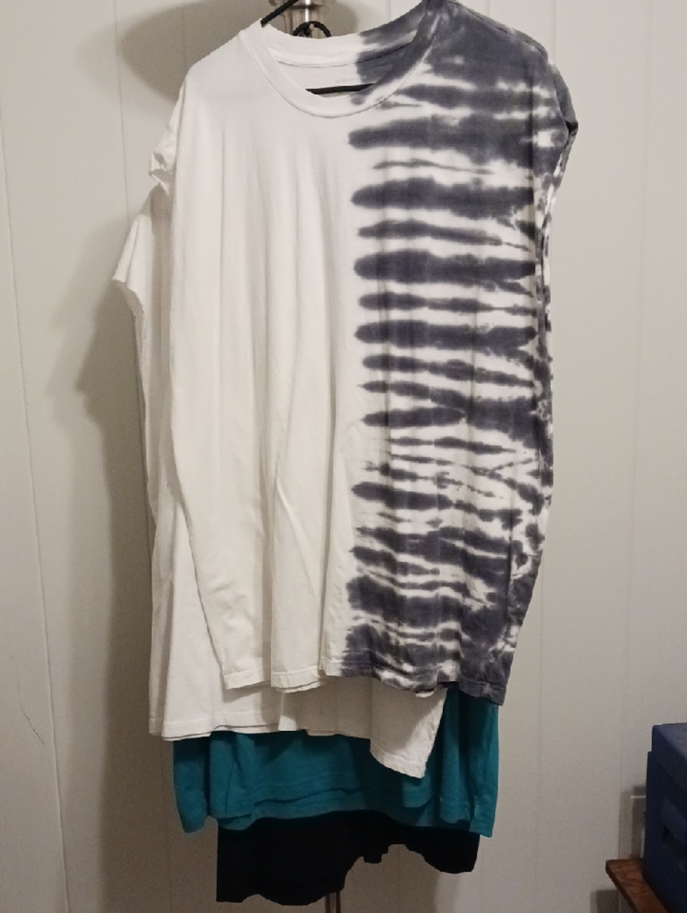 Set of 4 Men's Sleeveless shirts